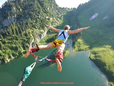 黑白体育直播-篮球比赛中“侧翼二次掩护”在高强度攻防转换中的适配性如何