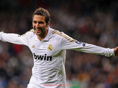 黑白体育直播-世俱杯球队转会市场动态追踪，冬季窗口或成球队命运转折点